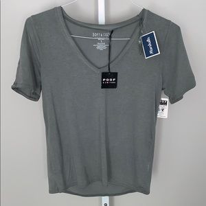 Soft & cozy grey v neck shirt by poof size S